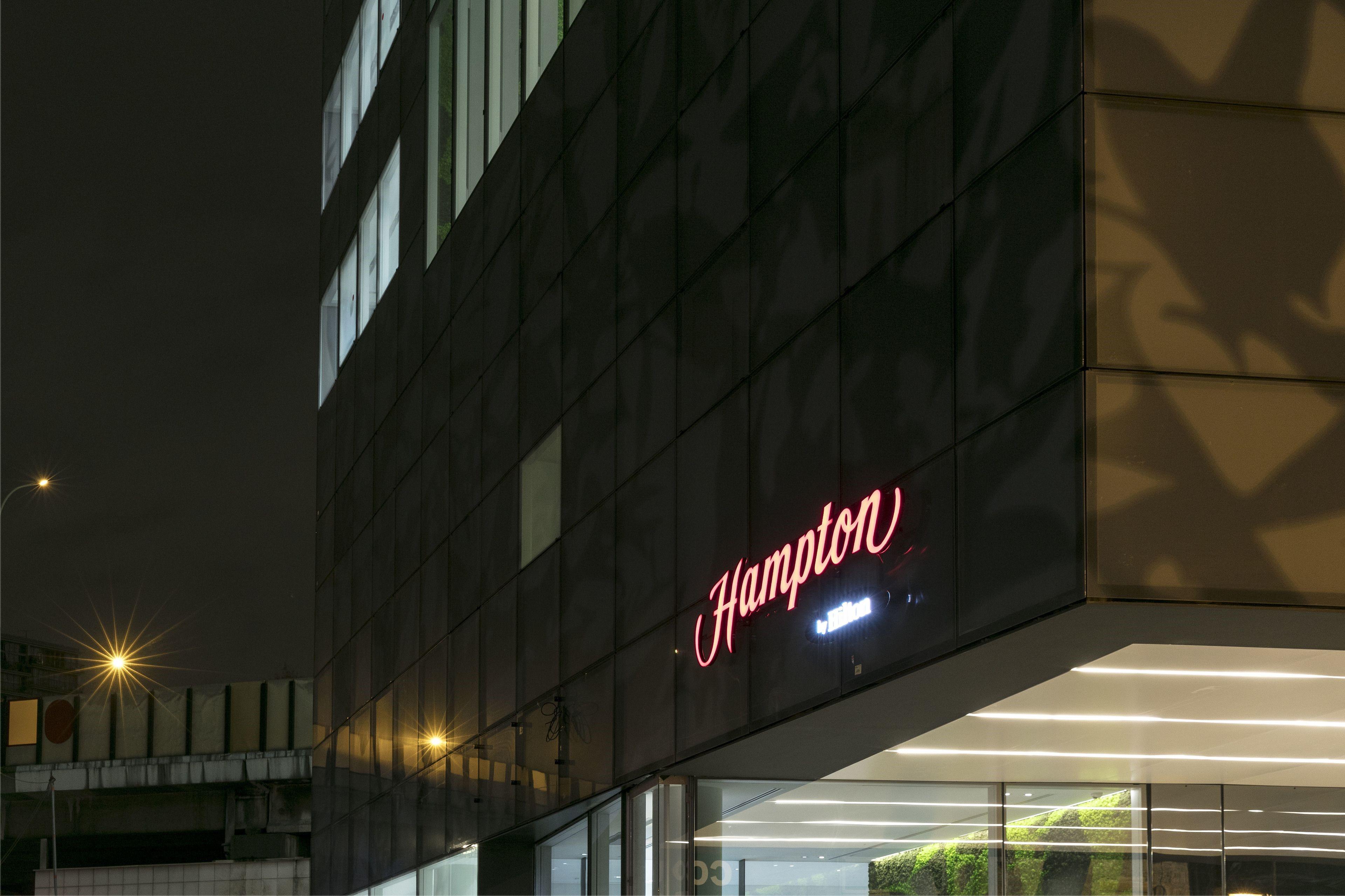 Hotel Hampton By Hilton Paris Clichy Exterior foto